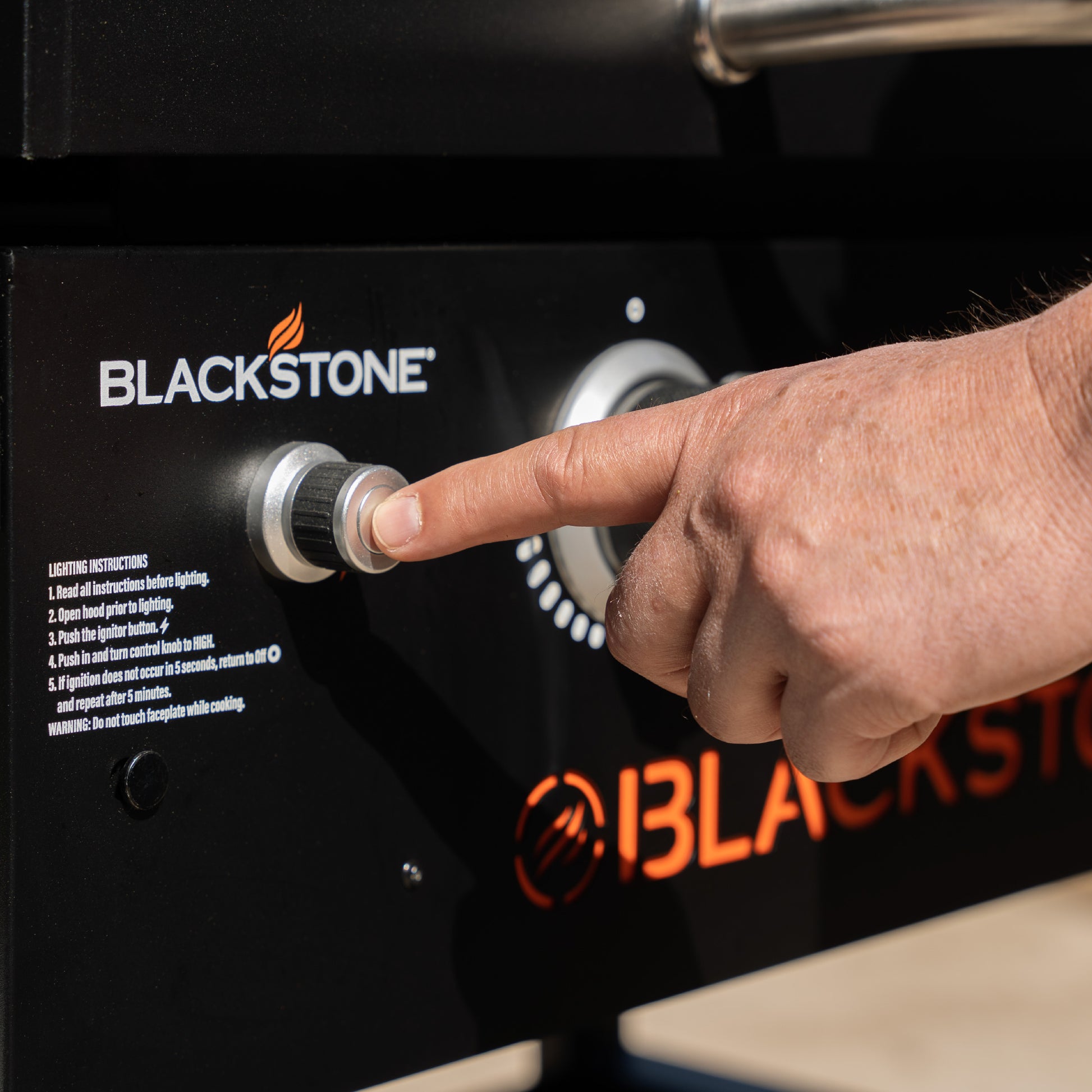 Blackstone 28" Griddle w/ Hood